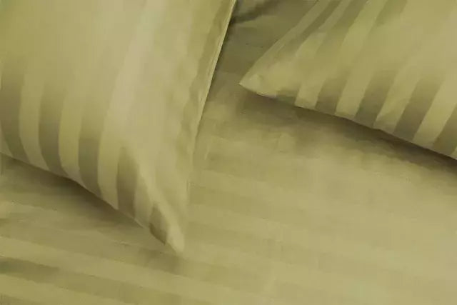 593527233